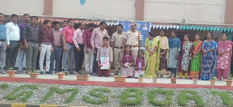 రోడ్డు భద్రతపై విద్యార్థులకు వ్యాసరచన పోటీలు