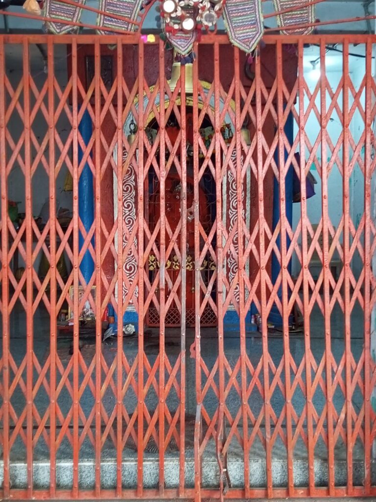 సిర్సన్న సింగపూర్ హనుమాన్ మందిరంలో చోరీ