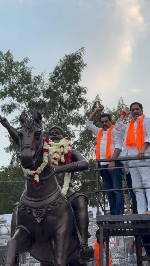 ఛత్రపతి శివాజీ మహారాజ్  అడుగుజాడల్లో నడవాలి 