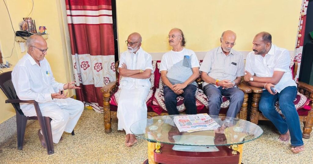 బాధిత కుటుంబానికి మాజీ మంత్రి పరామర్శ 