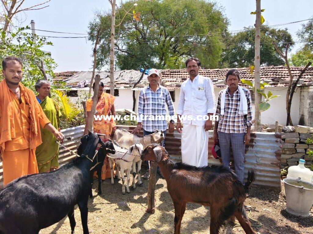 బాధిత కుటుంబానికి జీవనోపాధి కోసం రూ.50వేల ఆర్ధిక సాయం 