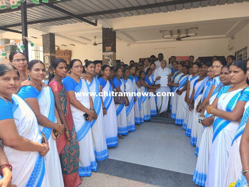 ముథోల్ ఎమ్మెల్యే రామారావు పటేల్ కు ఆశా వర్కర్ల వినతి 