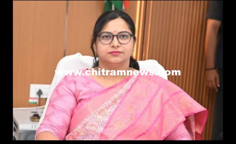 జిల్లాలో గ్యాస్ సిలిండర్ల కొరత లేదు: కలెక్టర్ అభిలాష అభినవ్