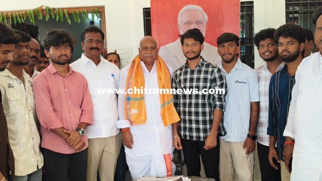 ముథోల్ ఎమ్మెల్యే రామారావు పటేల్ కు బాసర ట్రిపుల్ ఐటీ విద్యార్థుల సన్మానం 