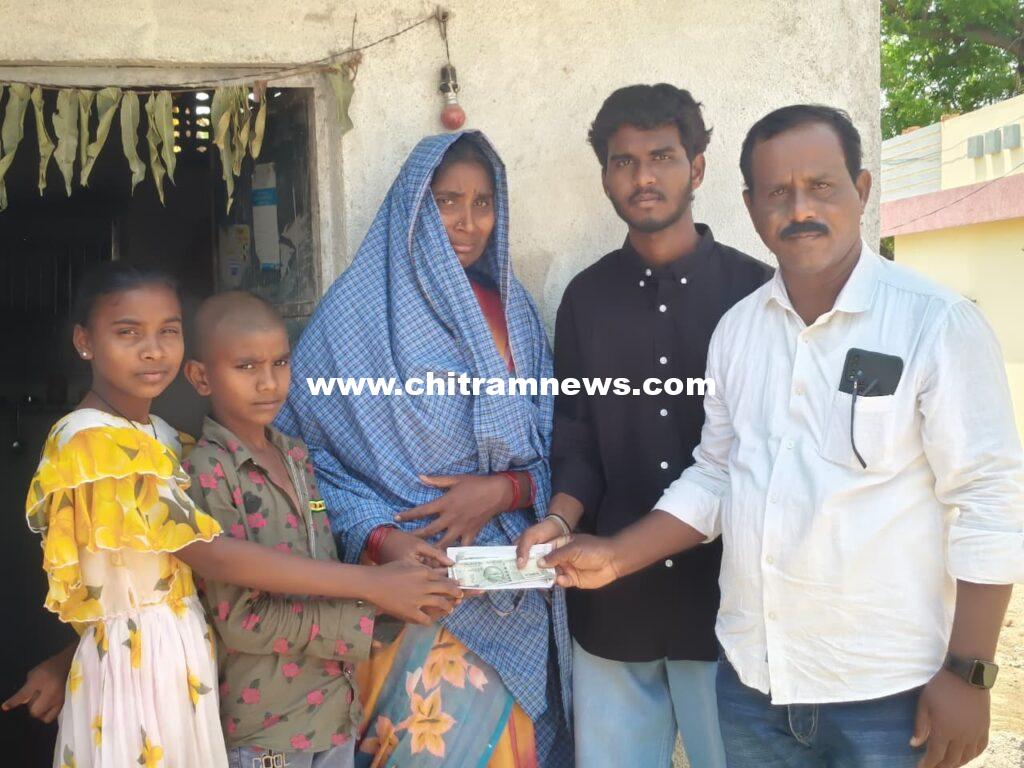 ఆపన్న హస్తం కోసం ఎదురుచూపులు 