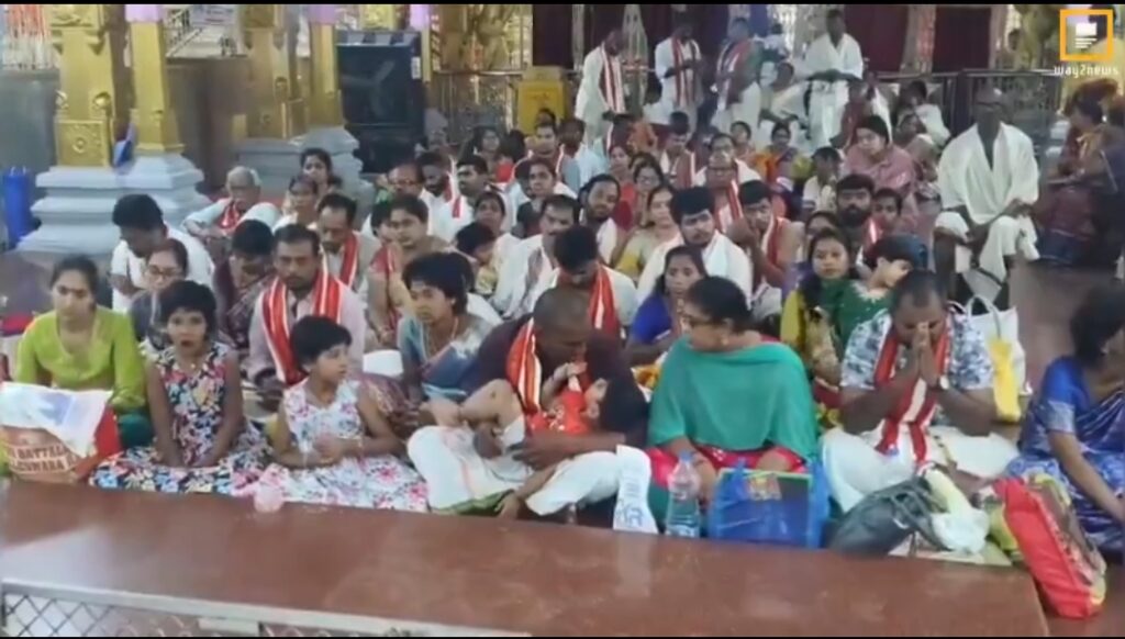 బాసర అమ్మవారి ఆలయానికి పోటెత్తిన భక్తులు