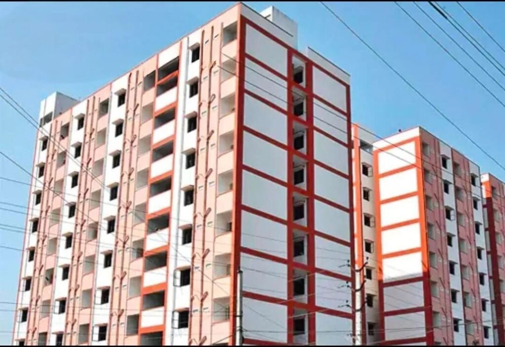 తెలంగాణలో నిరుపేదల కోసం అపార్ట్‌మెంట్లు: ఇందిరమ్మ ఇళ్ల పథకంలో కొత్త ప్రణాళిక