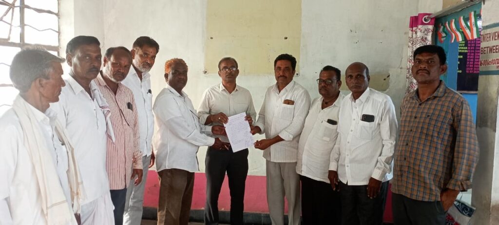 బస్సు సౌకర్యం కల్పించాలని వినతి 