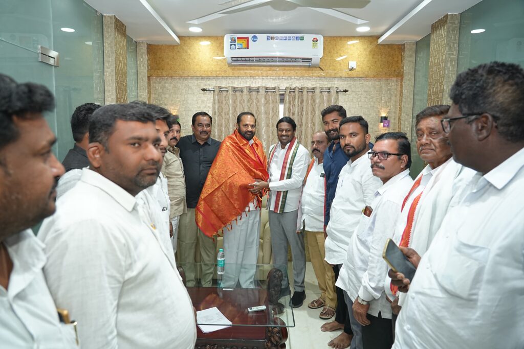 ప్రభుత్వ విప్ విజయరమణారావుకు ఆదిలాబాద్‌లో ఘన స్వాగతం