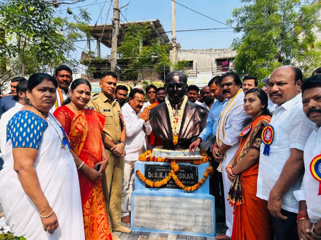 ఆదిలాబాద్ అభివృద్ధికి అంతా ఐక్యంగా కృషి చేయాలి: ఎమ్మెల్యే పాయల్ శంకర్
