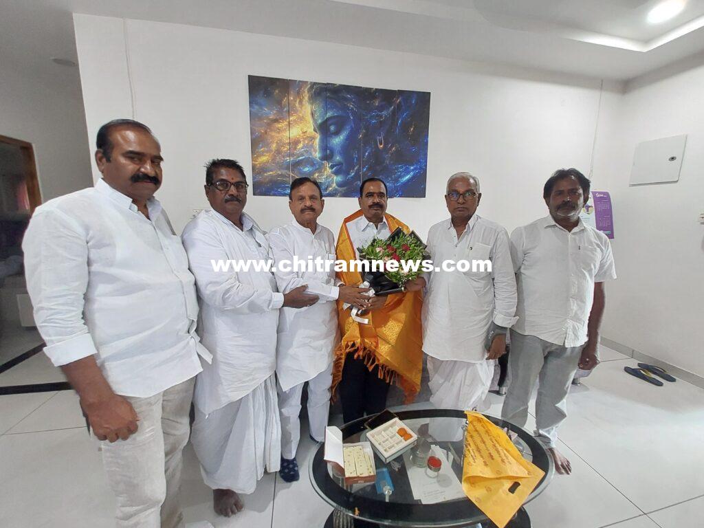 ఏనుగు శ్రీనివాస్ రెడ్డికి ఘనంగా నేతల సన్మానం 