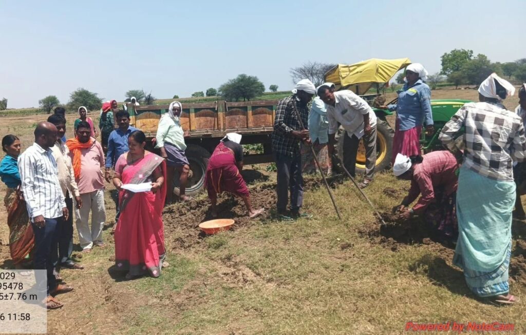 కుంటాల మండలంలో ఉపాధి హామీ పనులను పర్యవేక్షించిన ఎంపీడీవో వనజ 