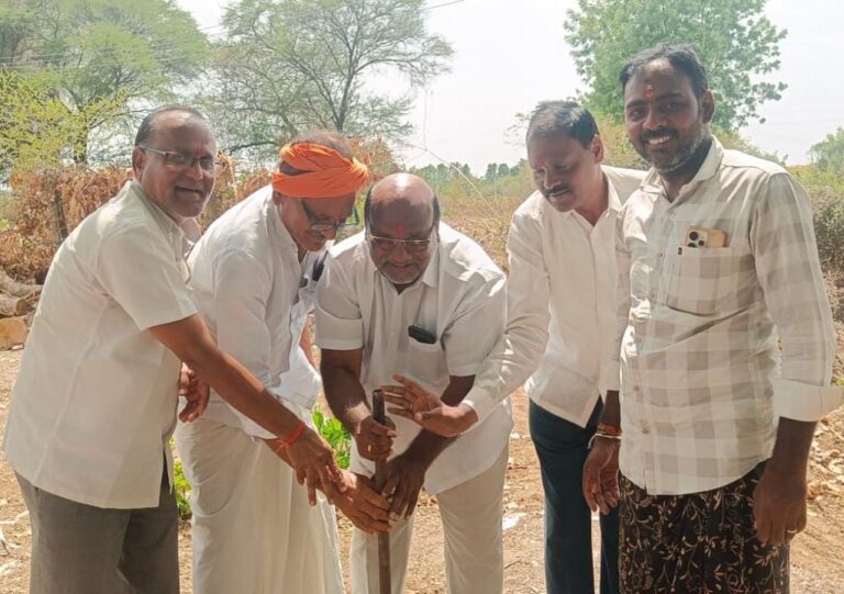 వేంకటేశ్వర ఆలయంలో భక్తుల సౌకర్యార్తం మరుగుదొడ్ల నిర్మాణం 