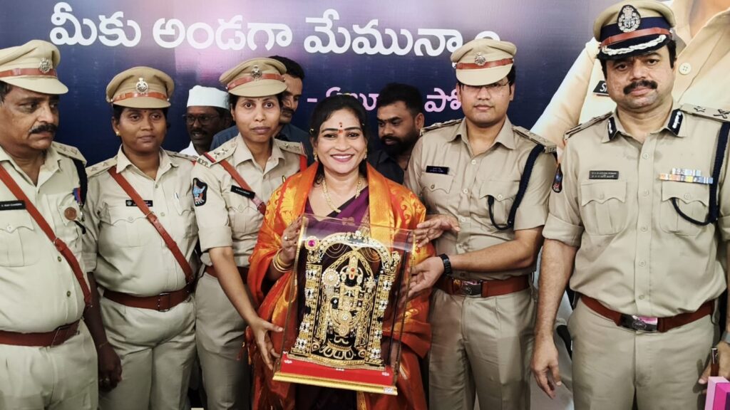 మహిళా పోలీస్ స్టేషన్ భవనాన్ని ప్రారంభించిన హోం మంత్రి వంగలపూడి అనిత 