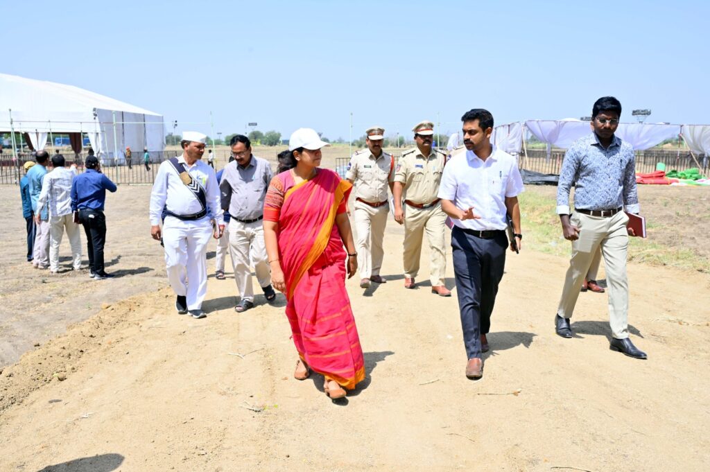 ఆర్ ఎస్ ఎస్ చీఫ్ మోహన్ భాగవత్ పర్యటన ఏర్పాట్లను పరిశీలించిన కలెక్టర్ ఇలా త్రిపాఠి 