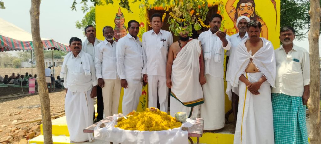 హేటి గ్రామంలో వైభవంగా పోచమ్మ తల్లి విగ్రహ ప్రతిష్ఠాపన