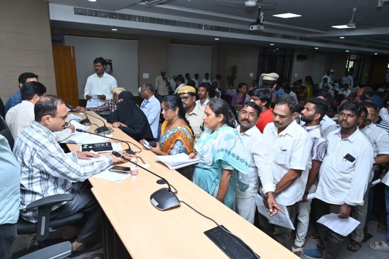 ఫిర్యాదులను సత్వరమే పరిష్కరించాలి అదనపు కలెక్టర్ కిరణ్ కుమార్