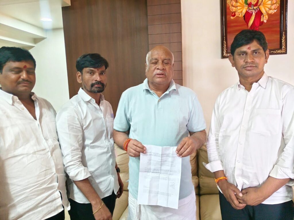 మొక్కజొన్న కొనుగోలు కేంద్రాలు ఏర్పాటు చేస్తాం..ఎమ్మెల్యే రామారావు పటేల్ 