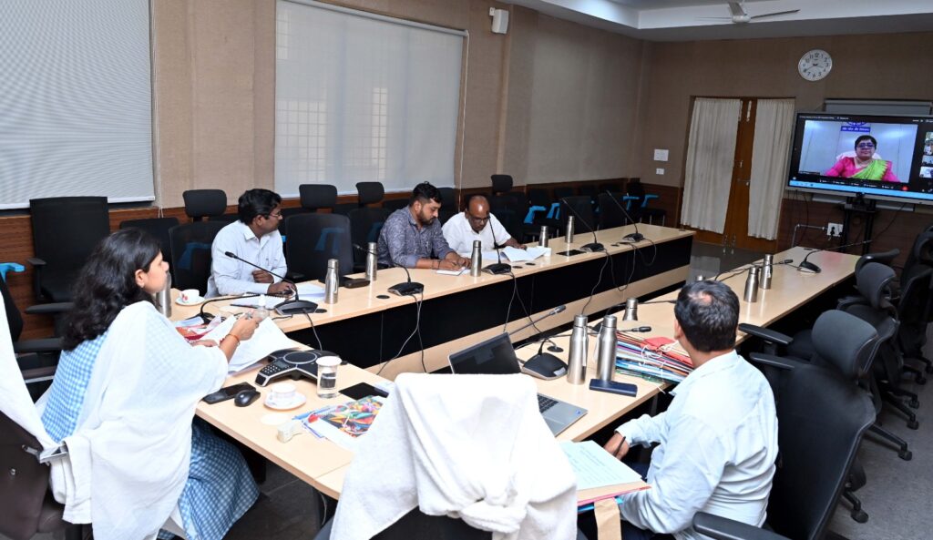 హౌస్ లిస్టింగ్ ప్రక్రియను పారదర్శకంగా నిర్వహించాలి