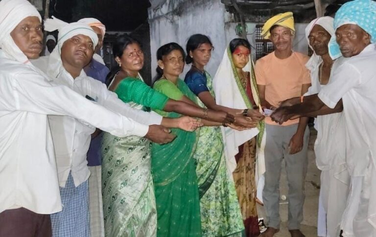 పేదింటి పెళ్లికి అండగా నిలిచిన గ్రామస్థులు