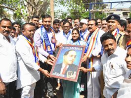 అంబేద్కర్ జయంతి వేడుకల్లో ప్రముఖులకు చిత్రపటాల అందజేత