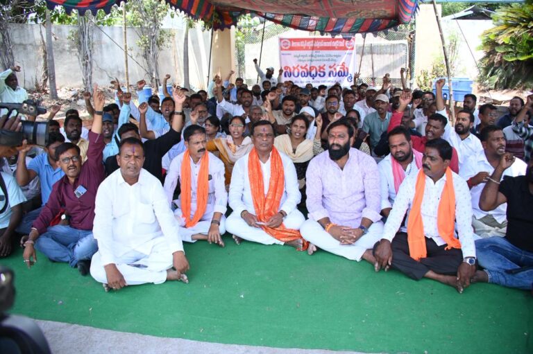 విద్యుత్ ఆర్టిజన్ ఉద్యోగుల డిమాండ్లను నెరవేర్చాలి