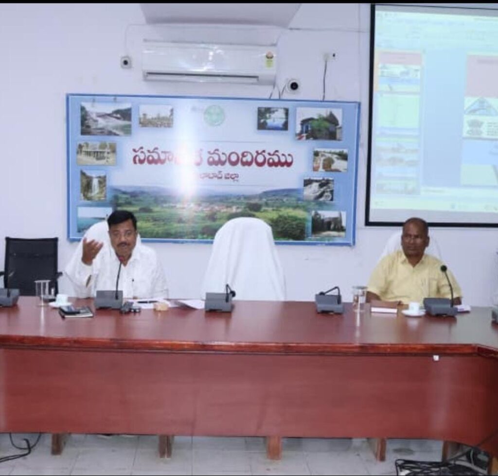 రహదారి ప్రమాదాల నివారణకు సమన్వయంతో కృషి చేయాలి: అదనపు కలెక్టర్లు