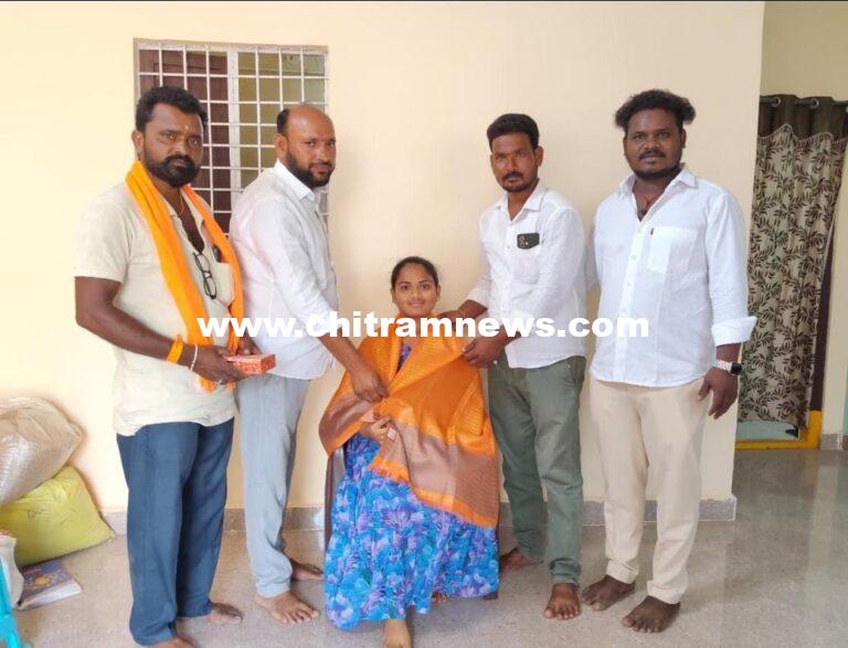 రాష్ట్రస్థాయిలో మెరిసిన జైనథ్ విద్యార్థిని గతాడే వైష్ణవికి ఘన సన్మానం