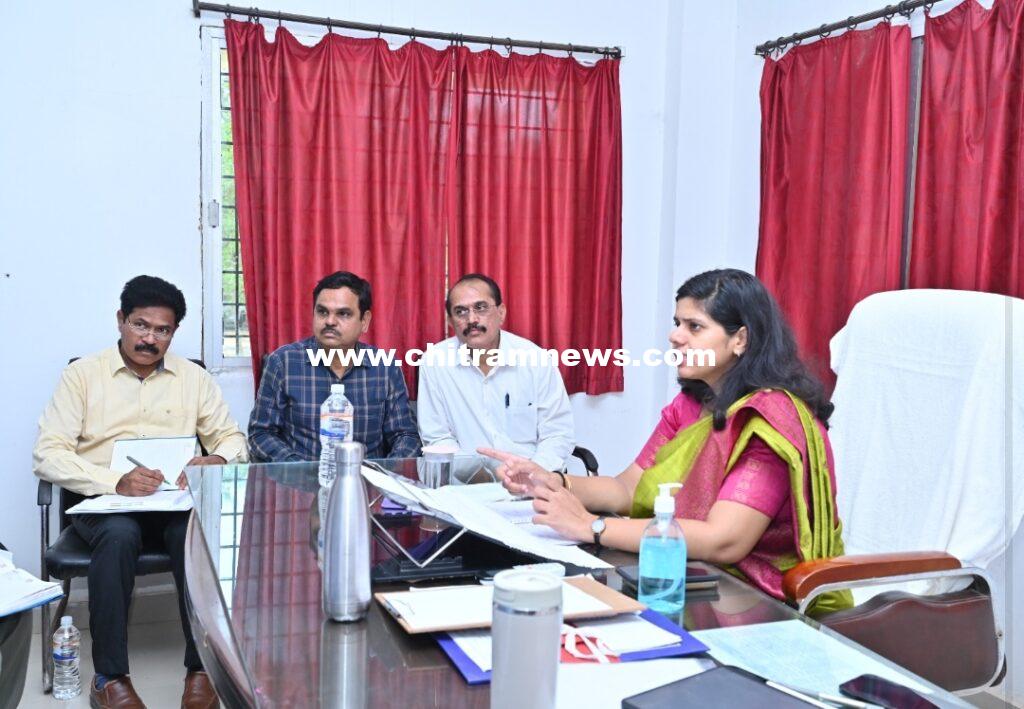 తాగునీటి సరఫరాను నిరంతరం పర్యవేక్షించాలి: అధికారులతో సమీక్షలో కలెక్టర్ ఇలా త్రిపాఠి