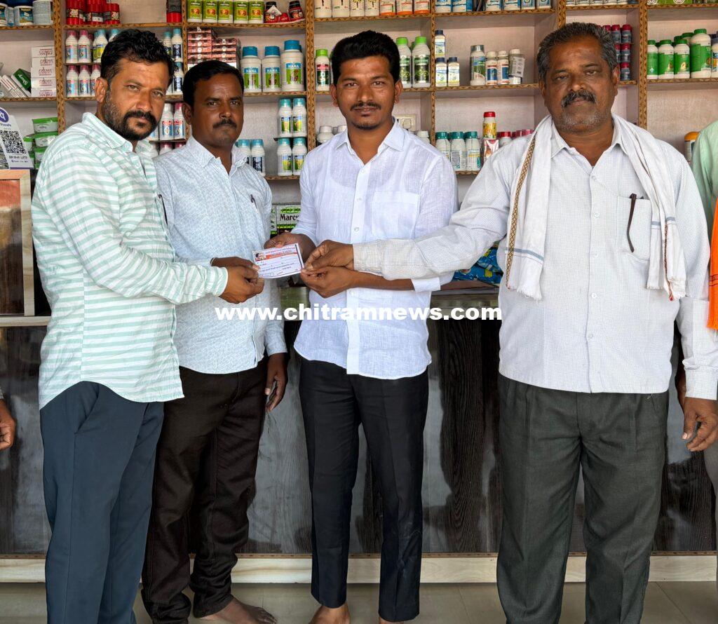 శివాజీ మహారాజ్ విగ్రహం కోసం రూ.5 వేలు అందజేసిన ఇట్టడి సుశాంత్ రెడ్డి