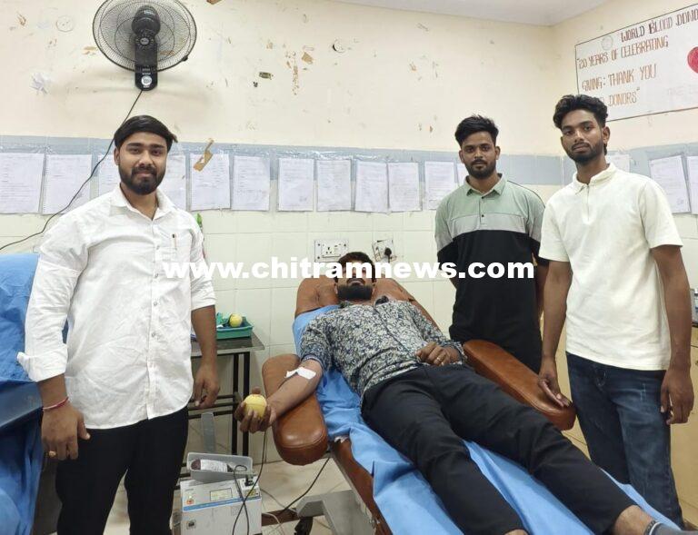 మానవత్వాన్ని చాటుకున్న కౌన్సిలర్: అత్యవసర స్థితిలో రక్తదానం చేసి ప్రాణాలు కాపాడిన యువకుడు
