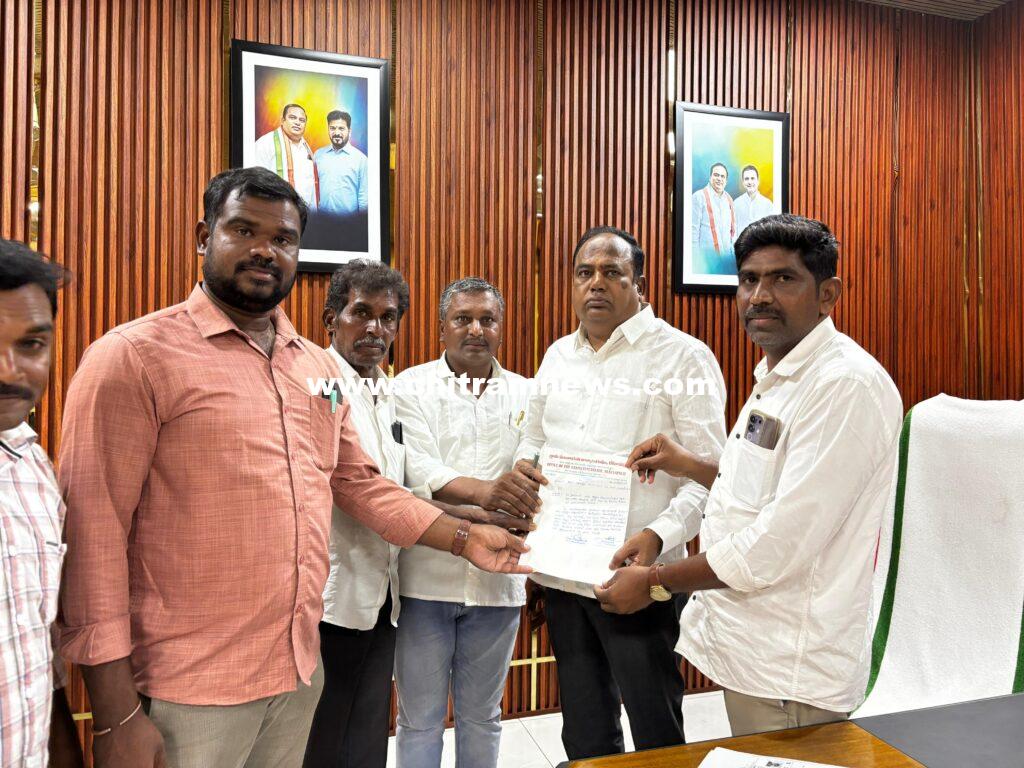 రేకులపల్లి గ్రామానికి బస్సు సౌకర్యం ..హర్షం వ్యక్తం చేసిన గ్రామస్థులు