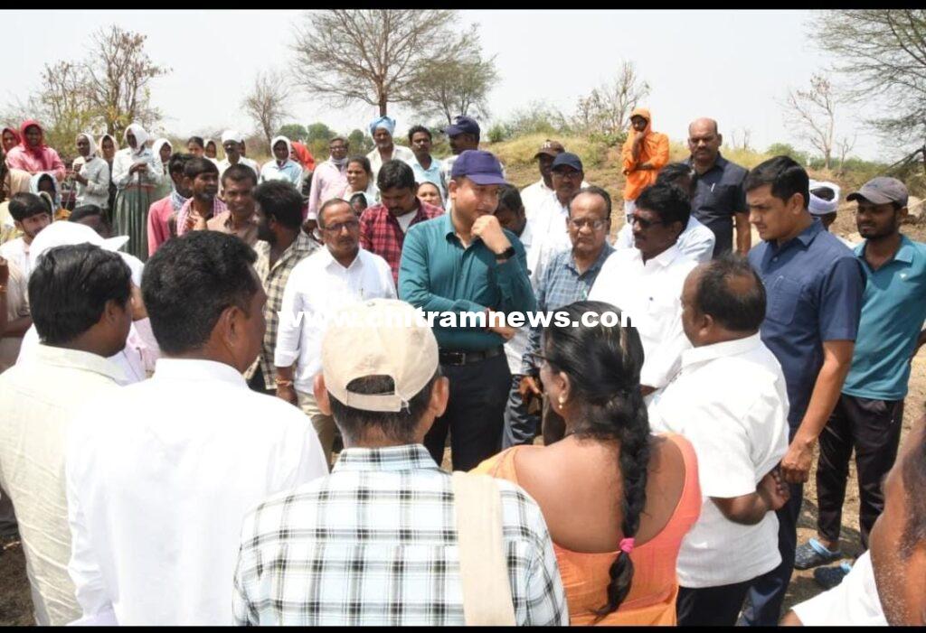 పొన్నారిలో ఉపాధి హామీ పనులను ఆకస్మికంగా తనిఖీ చేసిన జిల్లా కలెక్టర్ రాజర్షిషా