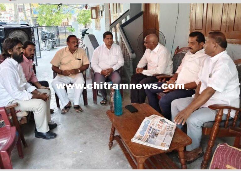 విశ్వప్రసాద్ కుటుంబ సభ్యులను పరామర్శించిన కాంగ్రెస్ నేతలుh