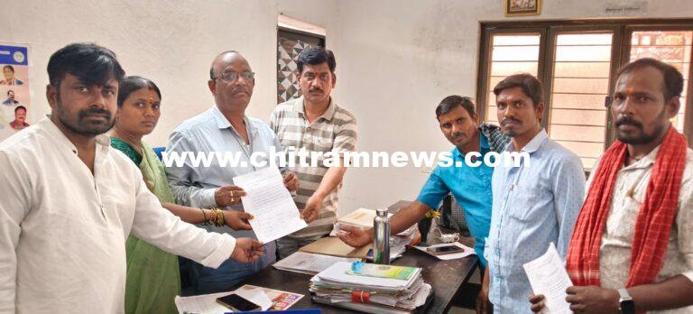 అర్హులైన లబ్ధిదారులకు ఇందిరమ్మ ఇళ్లు ఇవ్వాలని వినతి పత్రం అందజేత 