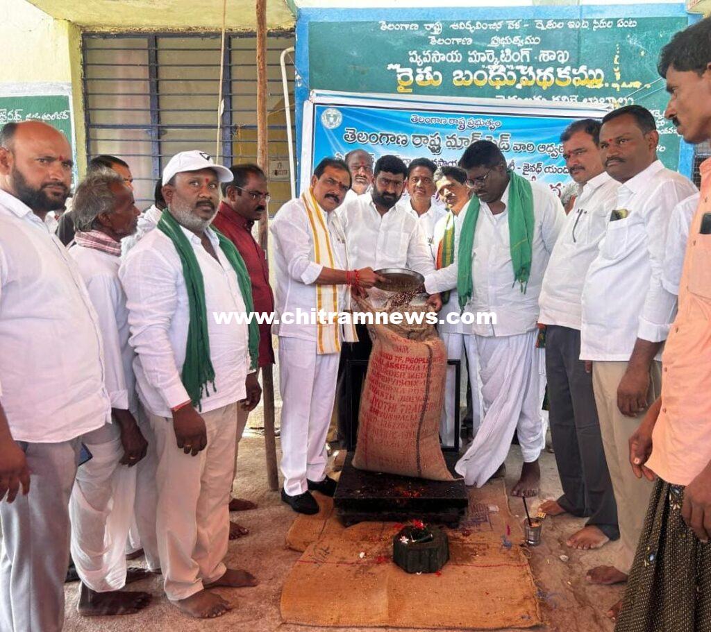 రైతులను రాజకీయాల కోసం వాడుకోవద్దు: ఎమ్మెల్యే పాయల్ శంకర్