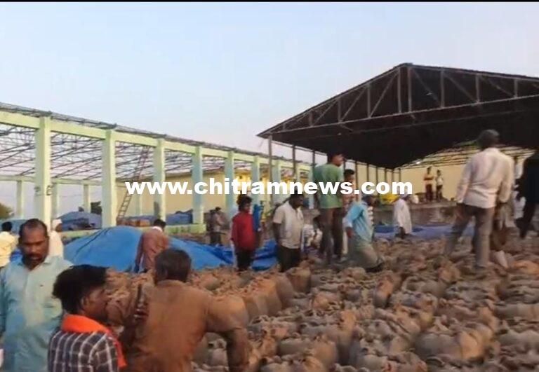 జైనథ్ మార్కెట్‌లో ‘జొన్న’ రైతుల ఇబ్బందులు 