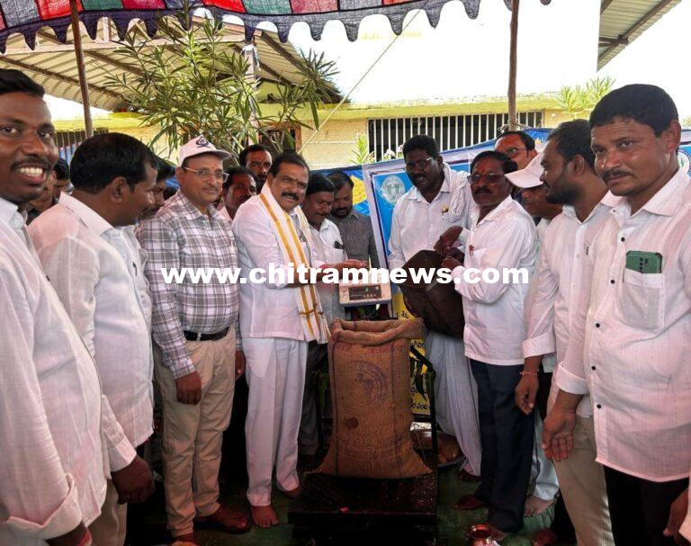 జొన్నలు నూరు శాతం ప్రభుత్వమే కొనుగోలు చేసేలా కృషి : ఎమ్మెల్యే పాయల్ శంకర్