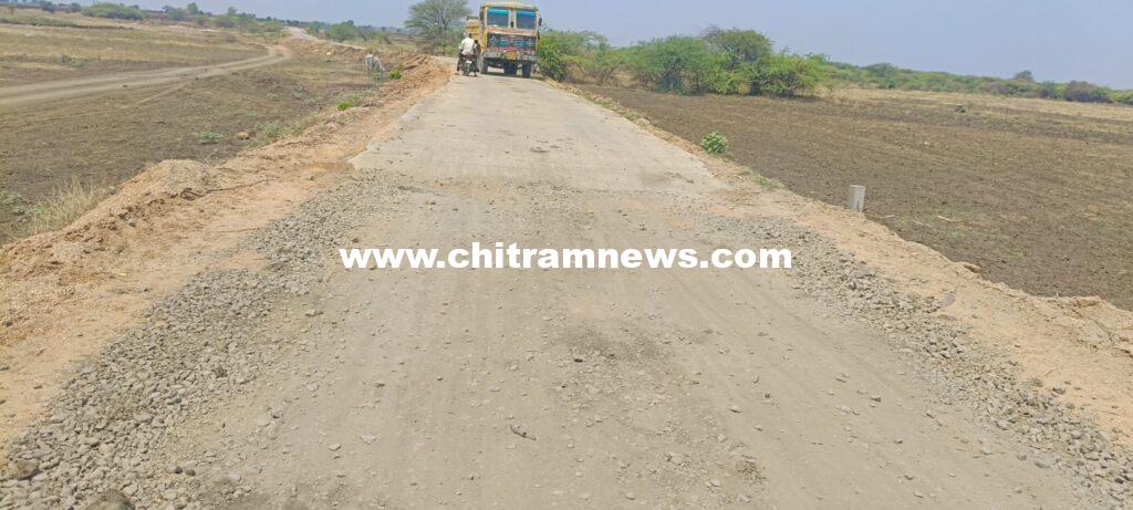 బాసర నుంచి ఓనికి వెళ్లే రోడ్డుకు మోక్షమెప్పుడో…