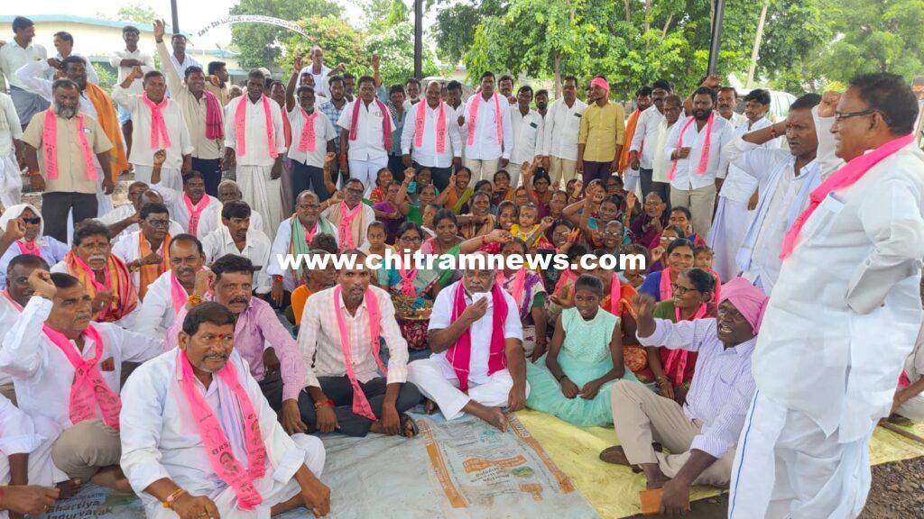 మాజీ సీఎం కేసీఆర్‌పై అనుచిత వ్యాఖ్యలు చేయడం బాధాకరం: మాజీ మంత్రి జోగు రామన్న
