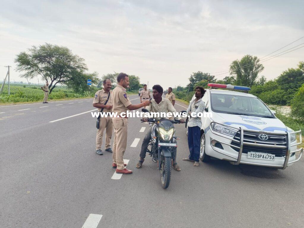 మద్యం తాగి వాహనాలు నడిపితే చర్యలు: సీఐ దీపక్