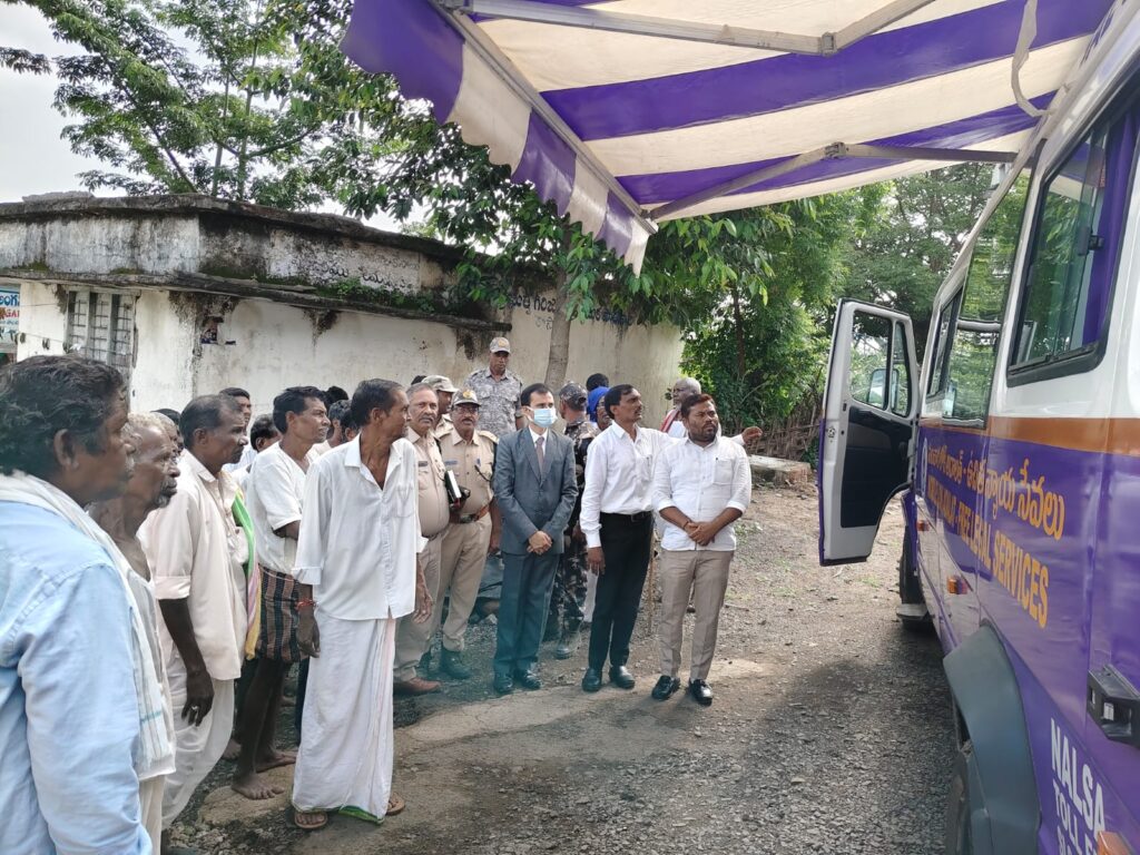 చట్టాలపై అవగాహన పెంచుకోవాలి: డీఎల్ఎస్ఏ కార్యదర్శి బి.హుస్సేన్ 