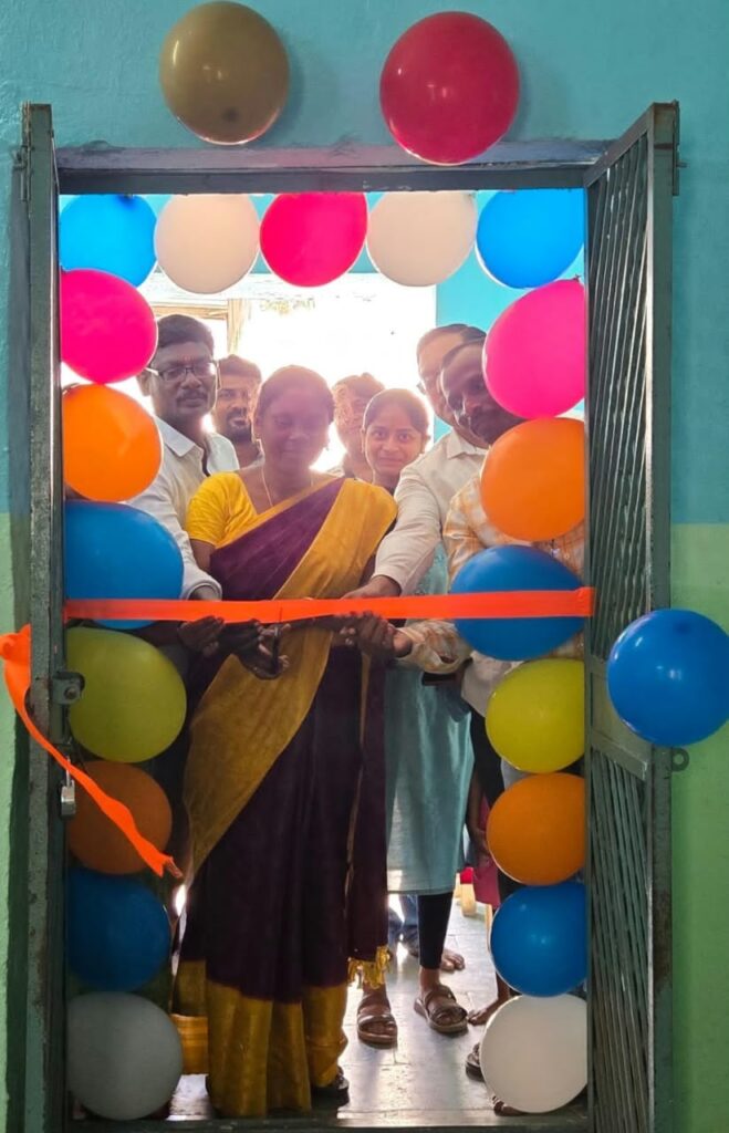 కరంజిలో ప్రీ ప్రైమరీ తరగతి గది ప్రారంభించిన సర్పంచ్ శైలజ పొచ్చన్న