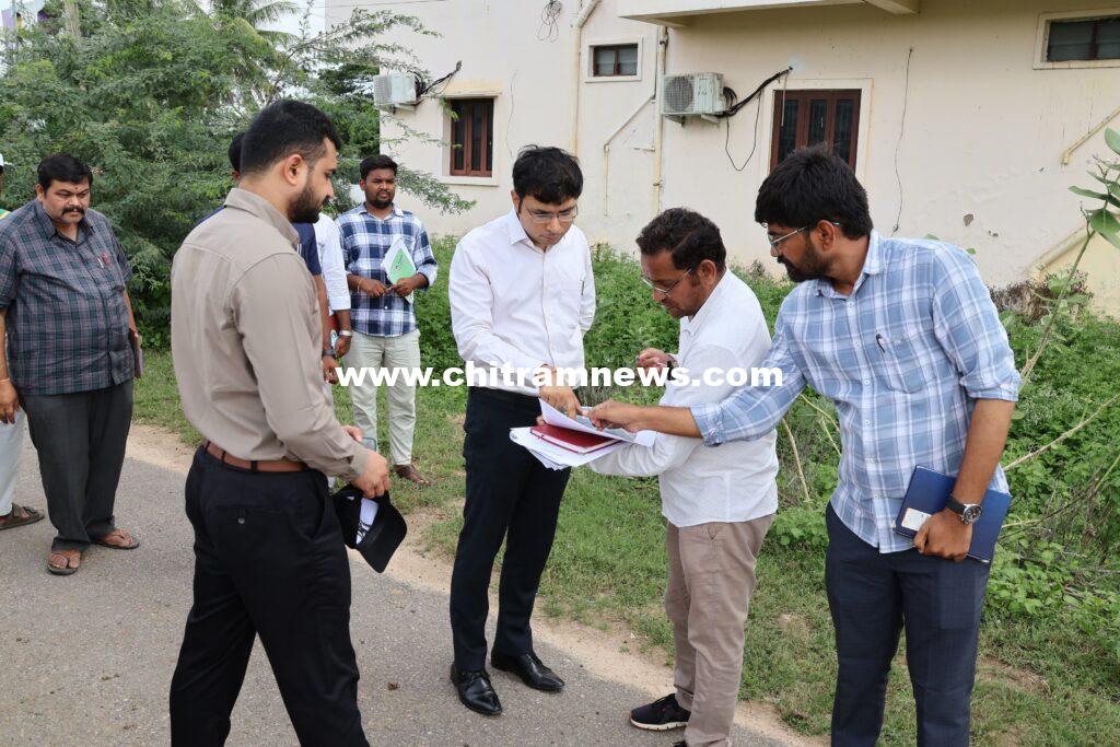 పుష్కరాలకు వచ్చే భక్తులకు ఎలాంటి ఇబ్బందులు కలగకుండా చూడాలి:జిల్లా కలెక్టర్ భవేశ్ మిశ్రా